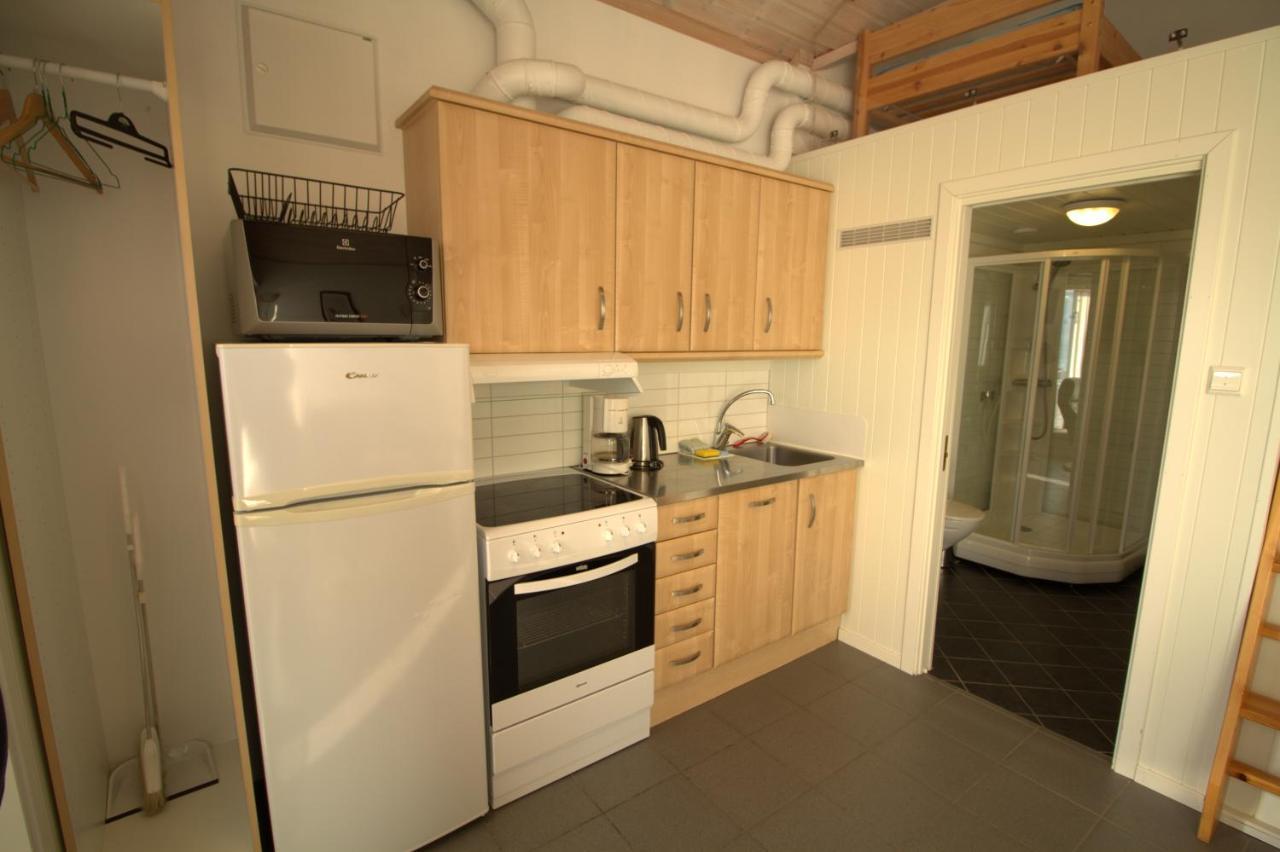 Arctic Seasport Hotel Loding Bagian luar foto