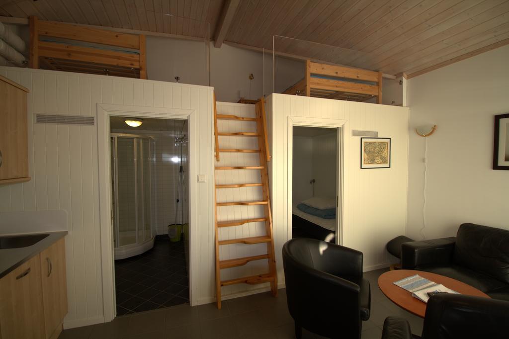 Arctic Seasport Hotel Loding Bagian luar foto