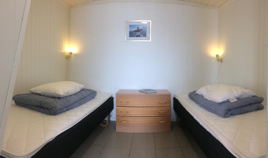 Arctic Seasport Hotel Loding Bagian luar foto